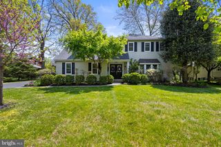230 E BEECHTREE LN, Wayne, PA 19087