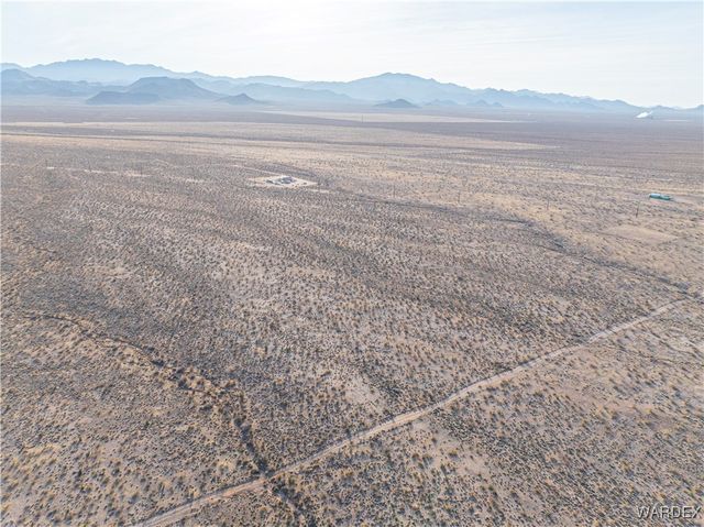 000 Tampico Drive, Golden Valley, AZ 86413