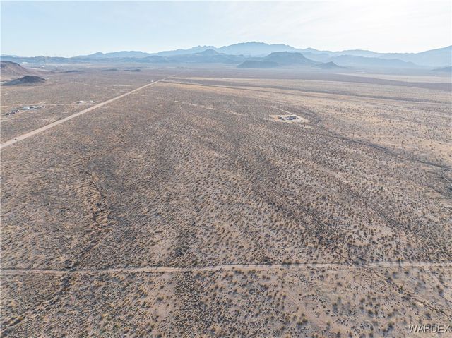 000 Tampico Drive, Golden Valley, AZ 86413