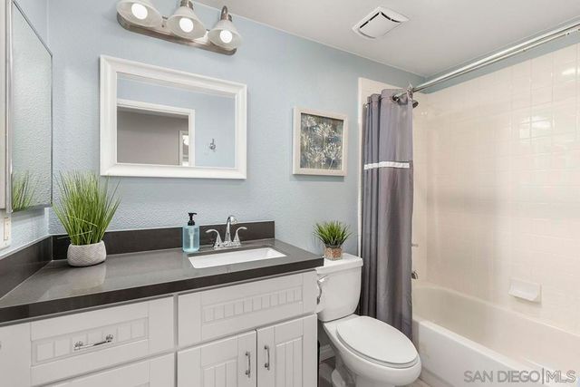 424 Hidden Trails Road, Escondido, CA 92027