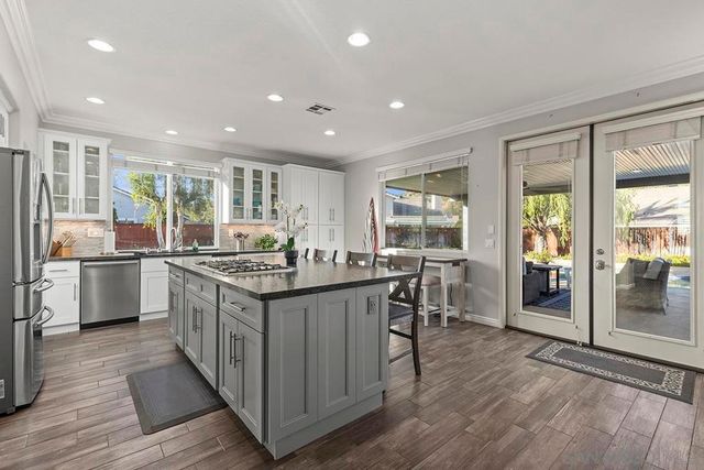 424 Hidden Trails Road, Escondido, CA 92027