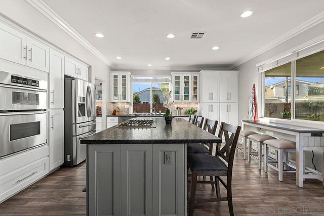 424 Hidden Trails Road, Escondido, CA 92027