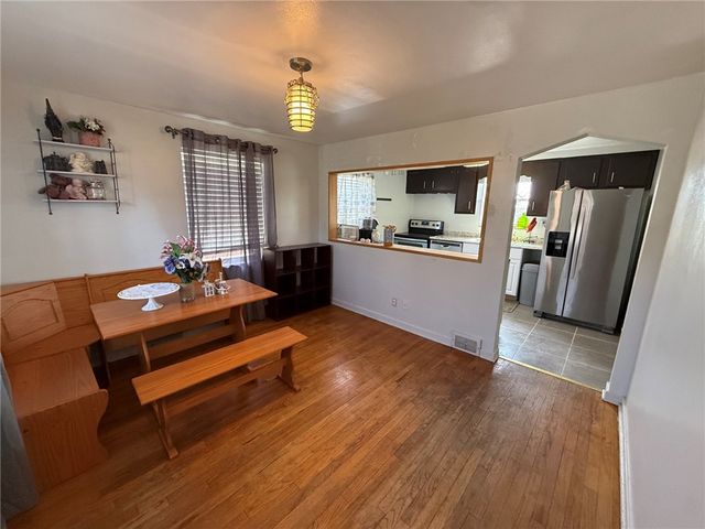 274 Pheasant Dr, Penn Hills, PA 15235