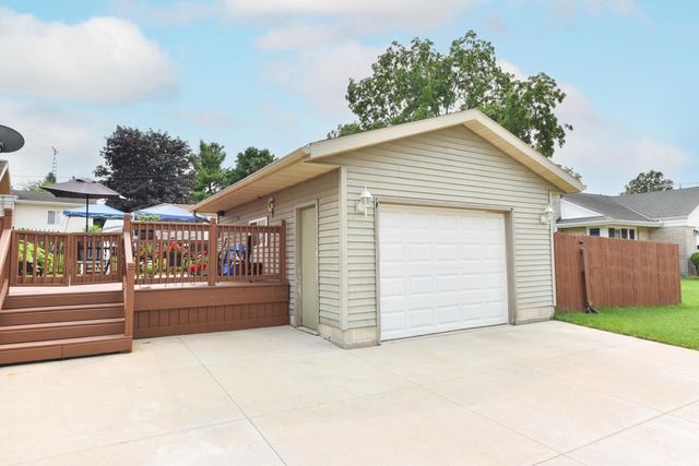 657 First STREET, Hartford, WI 53027