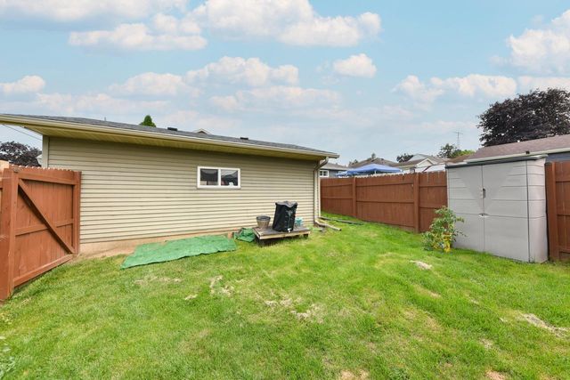 657 First STREET, Hartford, WI 53027