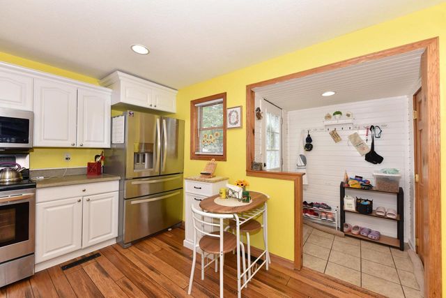657 First STREET, Hartford, WI 53027