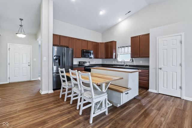 1345 W Jade Drive, Fortville, IN 46040
