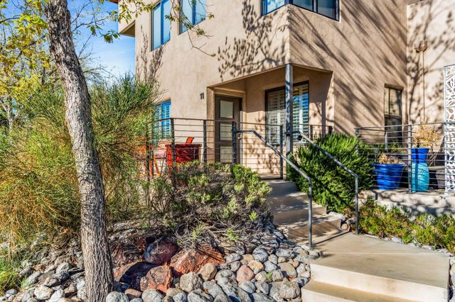 201 Aliso Drive SE 11, Albuquerque, NM 87108