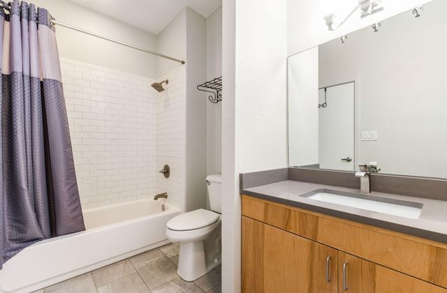 201 Aliso Drive SE 11, Albuquerque, NM 87108