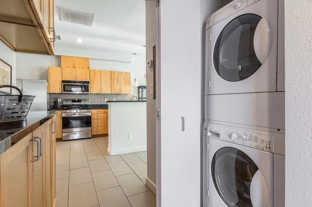 201 Aliso Drive SE 11, Albuquerque, NM 87108