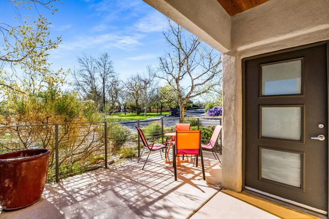 201 Aliso Drive SE 11, Albuquerque, NM 87108