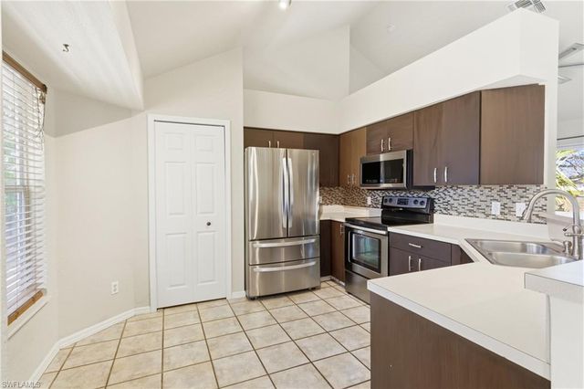 2006 NW 21st AVE, Cape Coral, FL 33993