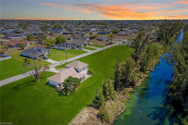 2006 NW 21st AVE, Cape Coral, FL 33993