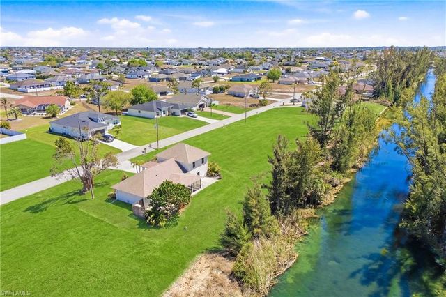 2006 NW 21st AVE, Cape Coral, FL 33993