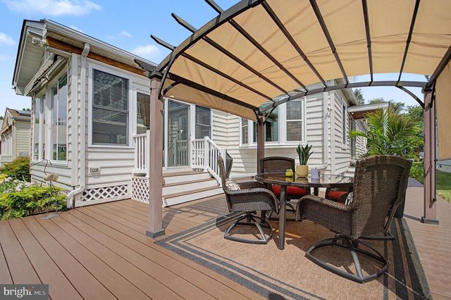 8 GRANADA RD, Pasadena, MD 21122
