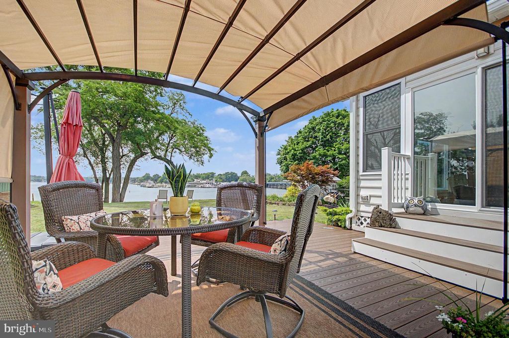 8 GRANADA RD, Pasadena, MD 21122