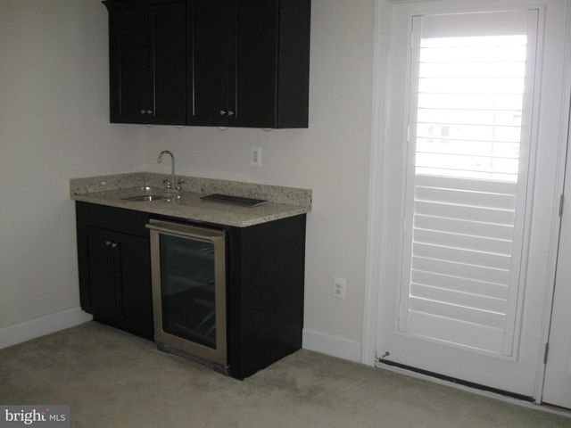 6158 CAREY PARK LN, Falls Church, VA 22041