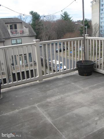 6158 CAREY PARK LN, Falls Church, VA 22041