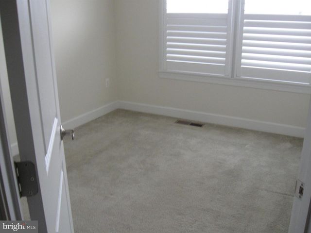 6158 CAREY PARK LN, Falls Church, VA 22041