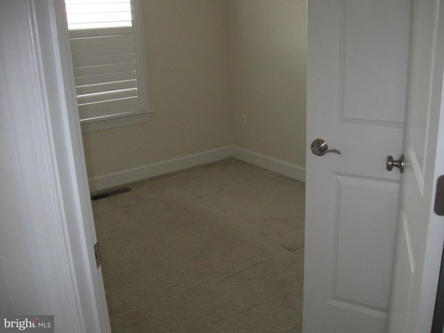 6158 CAREY PARK LN, Falls Church, VA 22041