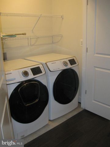 6158 CAREY PARK LN, Falls Church, VA 22041