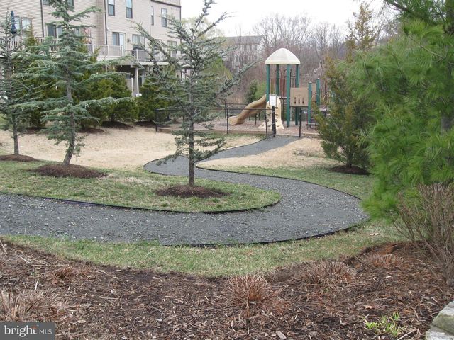 6158 CAREY PARK LN, Falls Church, VA 22041