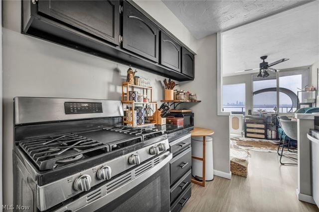 12900 Lake Avenue, Lakewood, OH 44107