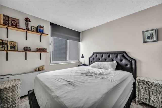 12900 Lake Avenue, Lakewood, OH 44107