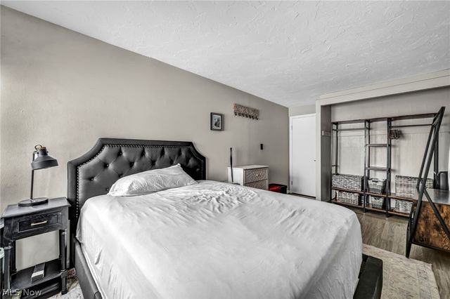 12900 Lake Avenue, Lakewood, OH 44107