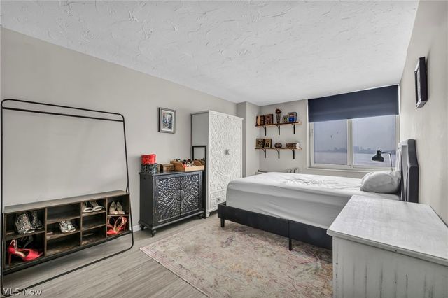 12900 Lake Avenue, Lakewood, OH 44107