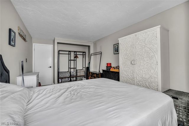 12900 Lake Avenue, Lakewood, OH 44107