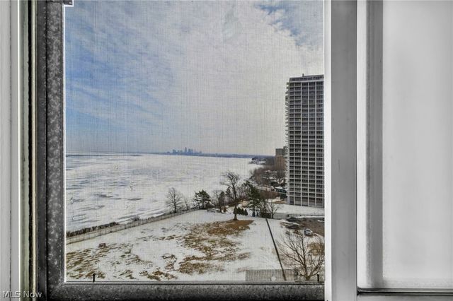 12900 Lake Avenue, Lakewood, OH 44107