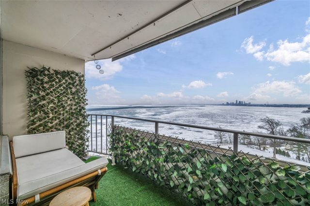 12900 Lake Avenue, Lakewood, OH 44107