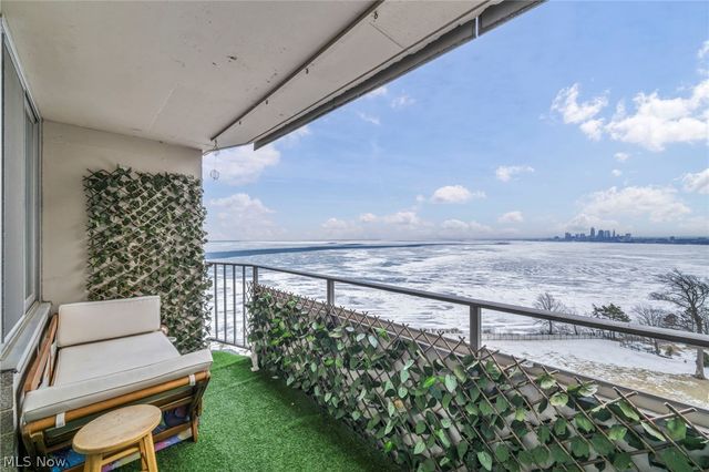 12900 Lake Avenue, Lakewood, OH 44107