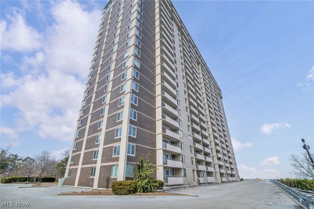 12900 Lake Avenue, Lakewood, OH 44107