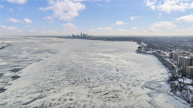 12900 Lake Avenue, Lakewood, OH 44107