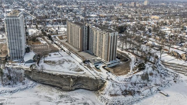 12900 Lake Avenue, Lakewood, OH 44107