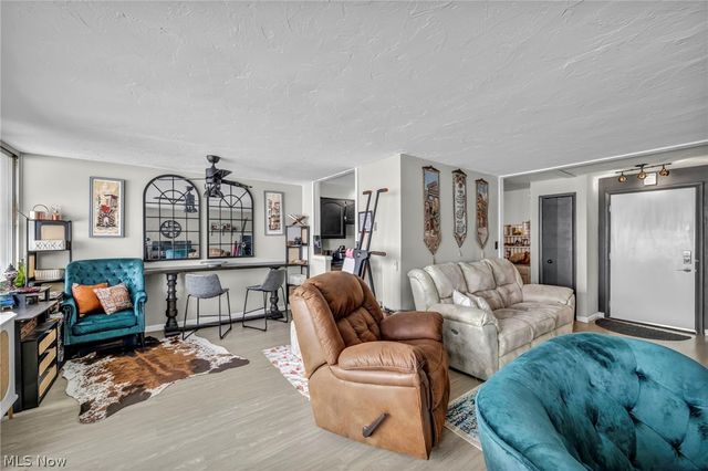 12900 Lake Avenue, Lakewood, OH 44107