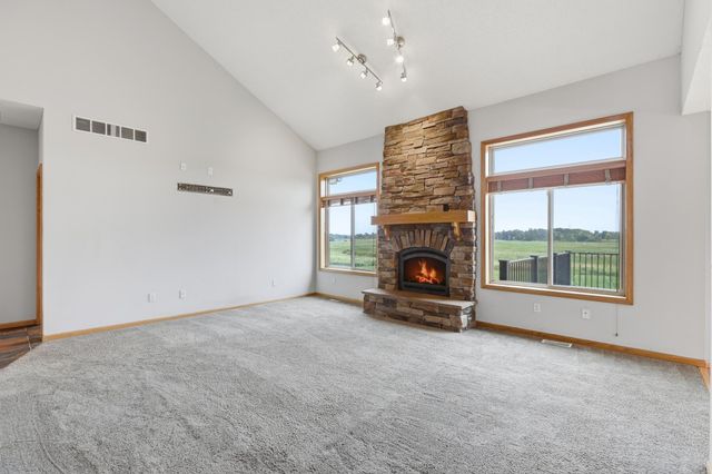 8290 185th Avenue NW, Nowthen, MN 55303