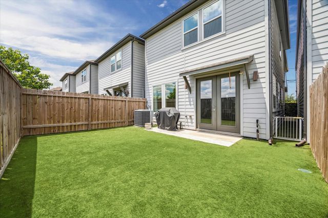 5520 Rosslyn Road, Houston, TX 77091