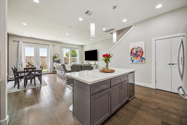 5520 Rosslyn Road, Houston, TX 77091