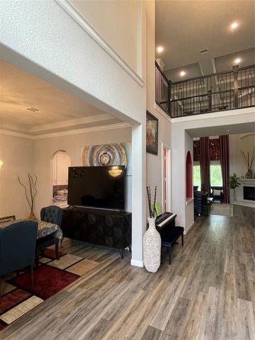 13236 Tracewood Hills Lane, Houston, TX 77044