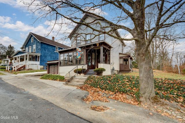 10 Shaper Avenue, Canajoharie, NY 13317