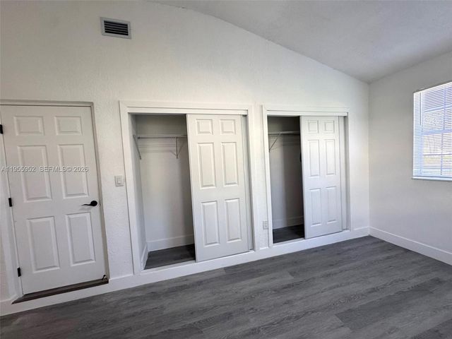 9221 Broad Manor Rd, Miami, FL 33147