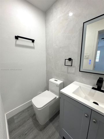 9221 Broad Manor Rd, Miami, FL 33147