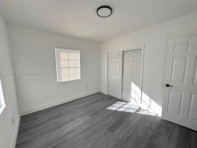 9221 Broad Manor Rd, Miami, FL 33147