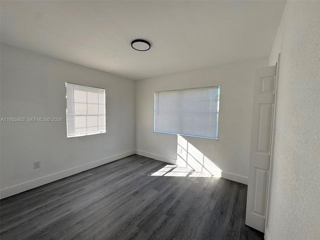 9221 Broad Manor Rd, Miami, FL 33147