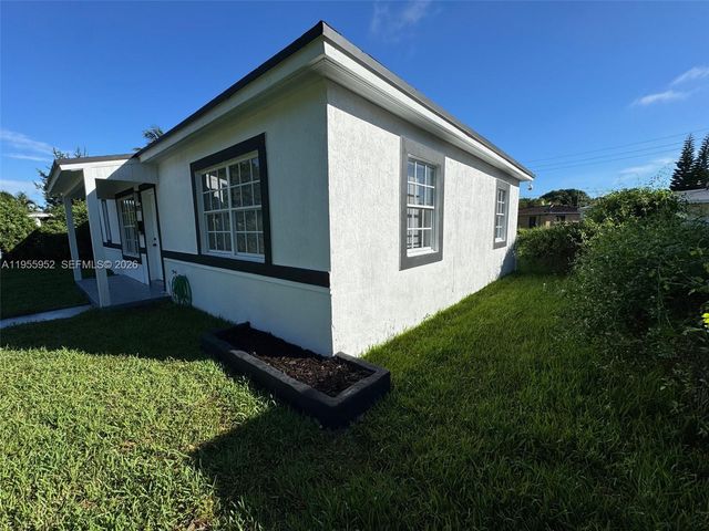 9221 Broad Manor Rd, Miami, FL 33147