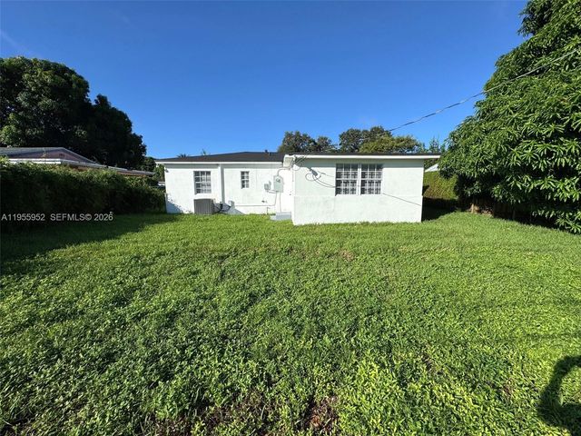 9221 Broad Manor Rd, Miami, FL 33147