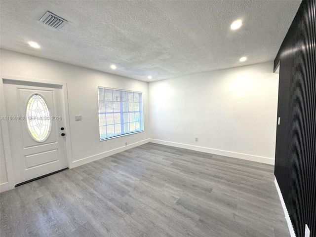 9221 Broad Manor Rd, Miami, FL 33147